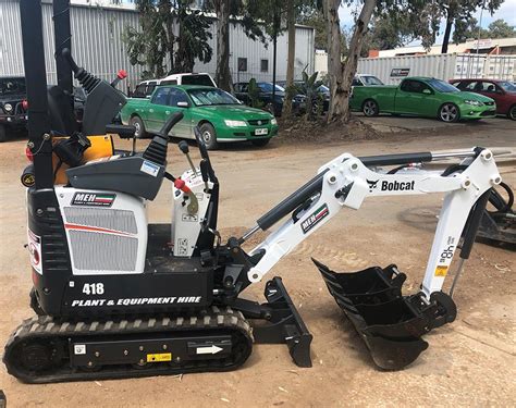 bobcat e10 electric mini excavator|bobcat e10 mini excavator specs.